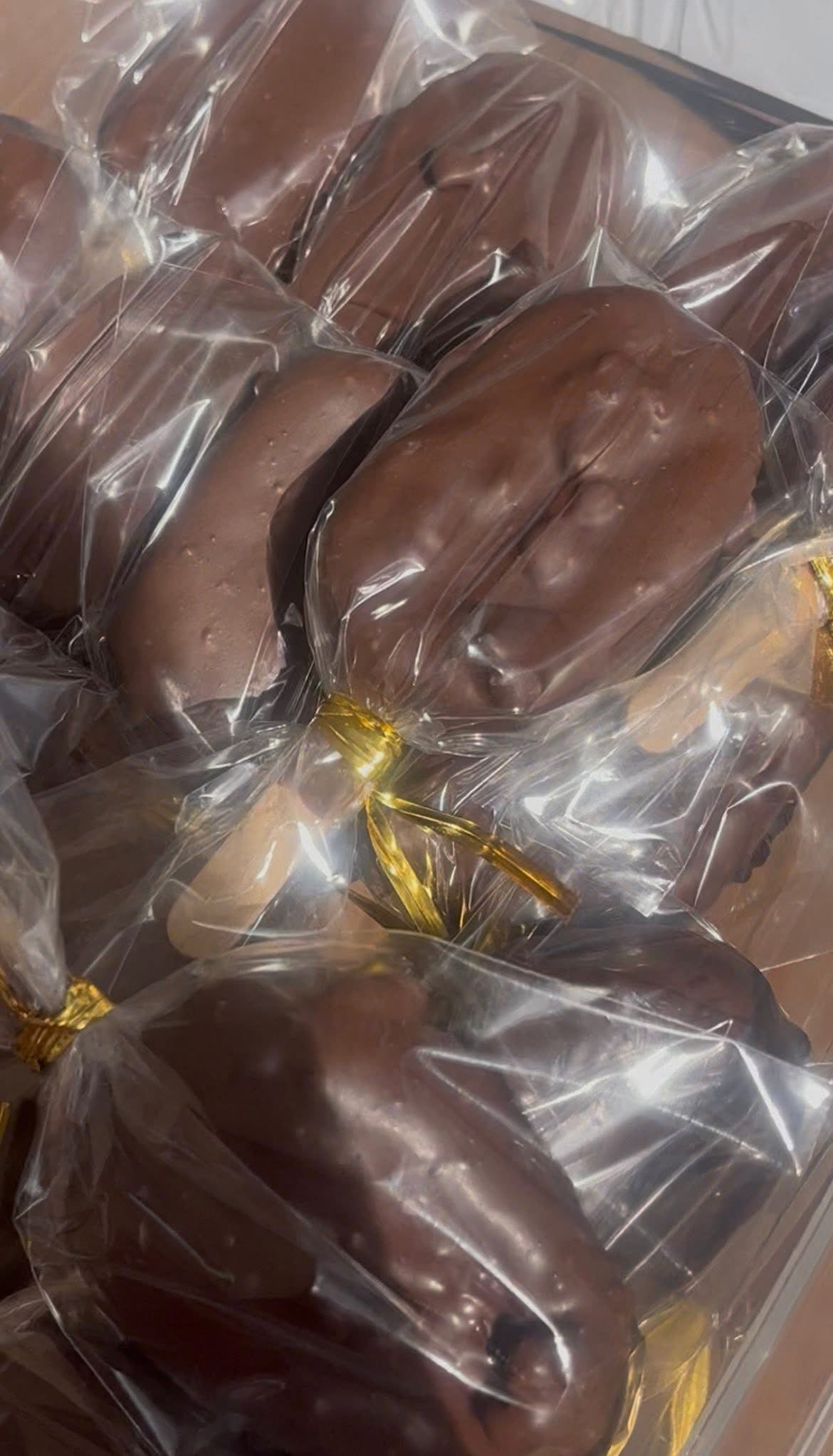 Chocolate Fudge Oreo Cake Popsicles 🍫