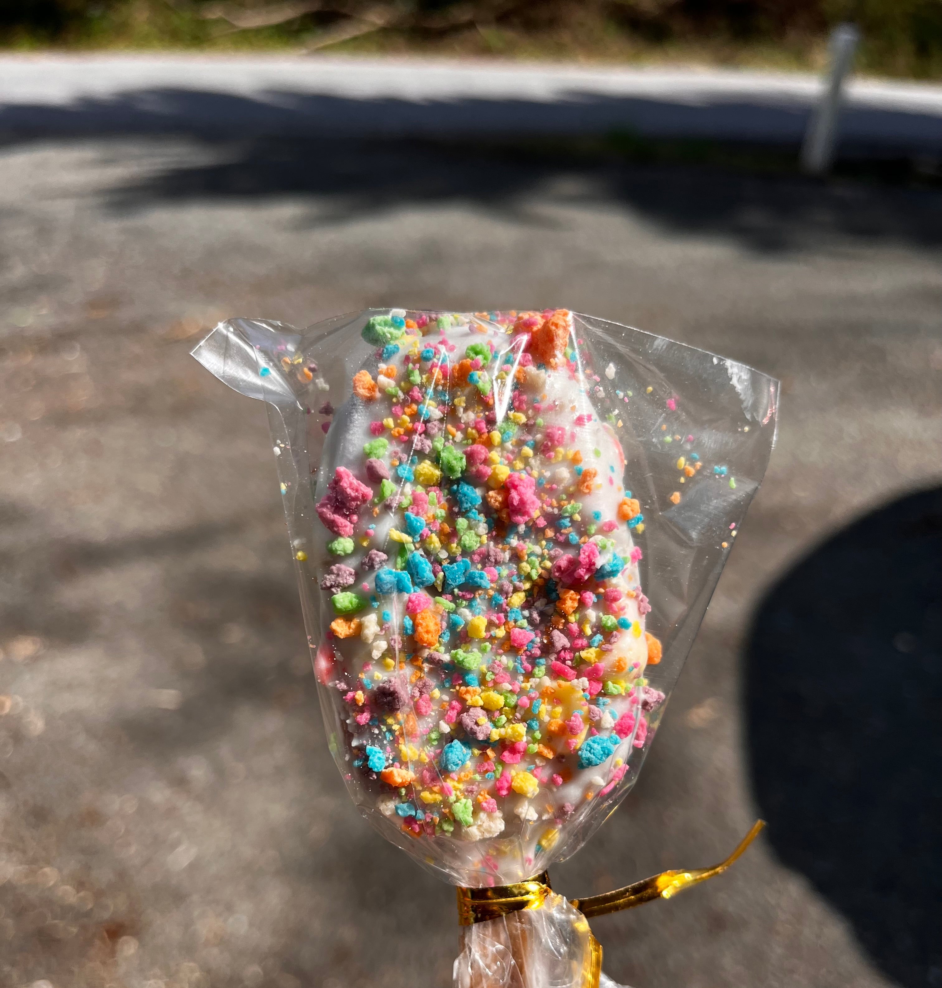 Fruity Pebbles Cake Popsicles💛