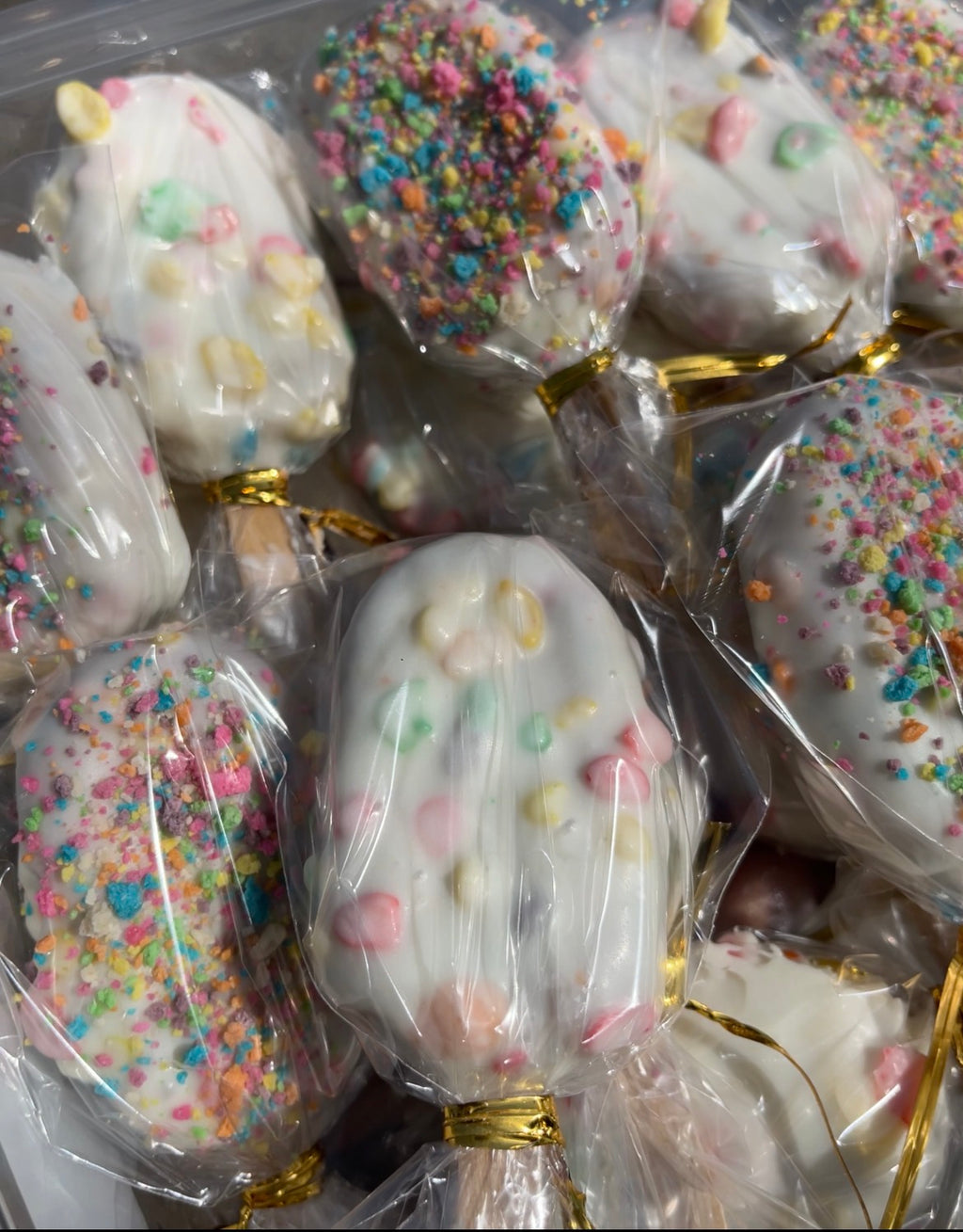 Fruity Pebbles Cake Popsicles💛