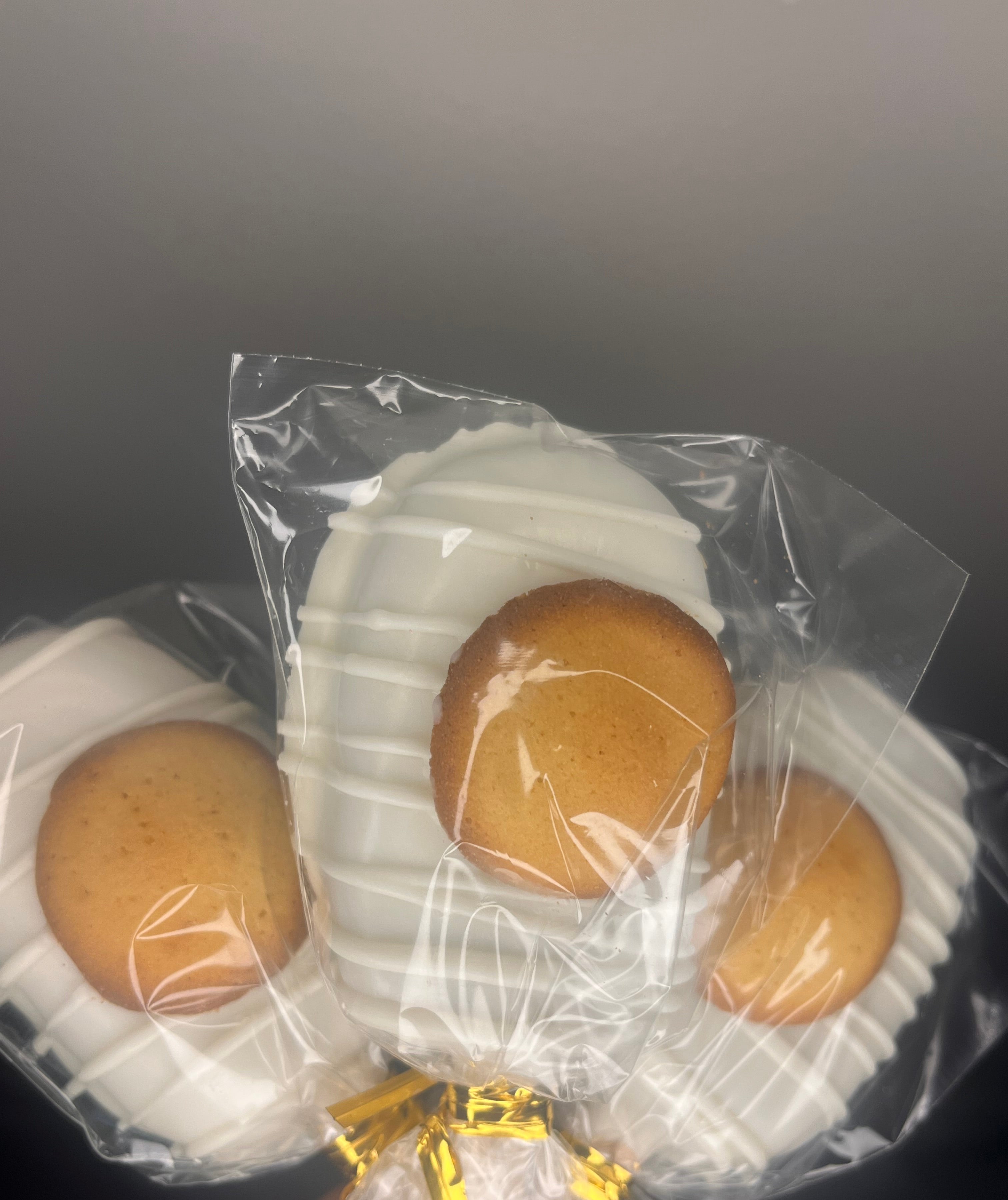 Banana Pudding Cake Popsicles